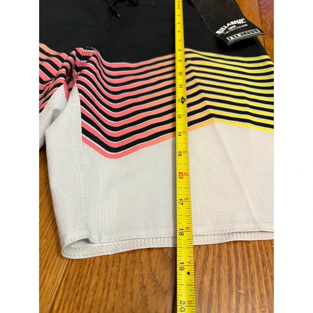 Billabong Kids Airlite Recycler T-Street Boardshorts Black Multi Chevron Size 29